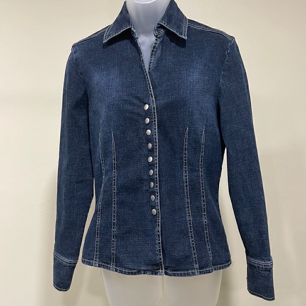 NWOT A.M.I.  Denim snap button down jean jacket.  Size S small 4/6